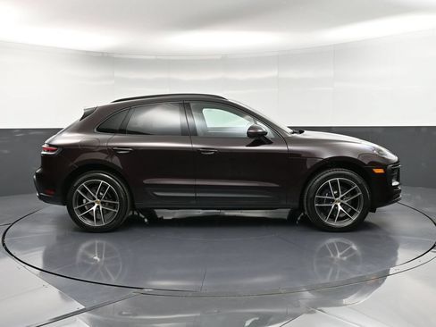 Certified 2026 Porsche Macan AWD/4WD image 9