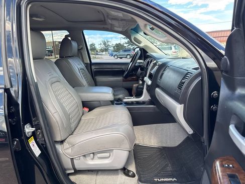 Used 2011 Toyota Tundra Limited w/ Memory Pkg AWD/4WD image 18