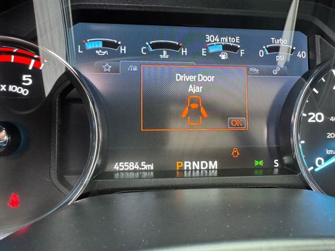 Used 2022 Ford F250 Lariat w/ Lariat Ultimate Package image 9