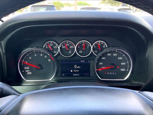 Used 2021 Chevrolet Silverado 1500 LT image 24