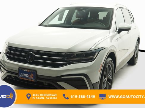 Used 2022 Volkswagen Tiguan SE AWD/4WD image 1