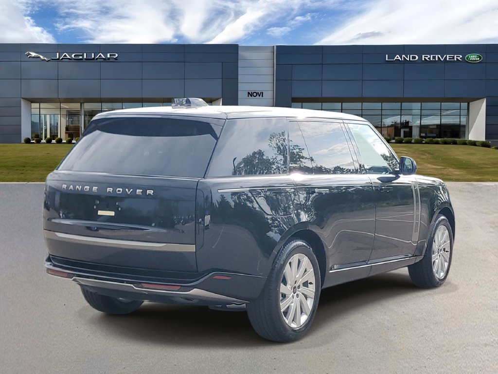 New 2027 Land Rover Range Rover Long Wheelbase SE AWD/4WD image 3