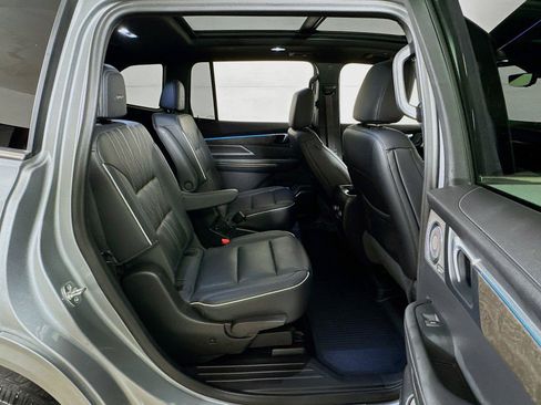 Certified 2025 Buick Enclave Avenir w/ Super Cruise Package AWD/4WD image 28