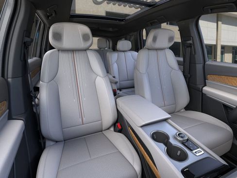 New 2026 Cadillac Vistiq Sport image 16