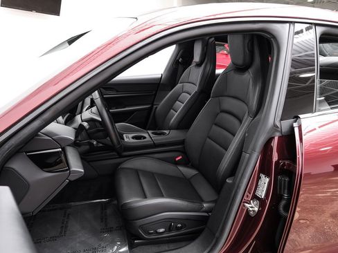 Used 2021 Porsche Taycan 4S w/ Premium Package image 31