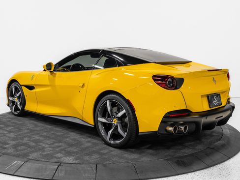 Used 2023 Ferrari Portofino M RWD image 16