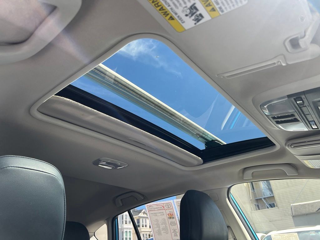 Used 2020 Subaru Crosstrek Hybrid w/ Moonroof Package w/Navigation AWD/4WD image 23