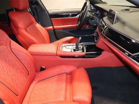 Certified 2022 BMW ALPINA B7 xDrive w/ Luxury Rear Seating Package image 37