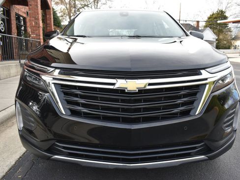 Used 2022 Chevrolet Equinox LT w/ Driver Convenience Package image 5