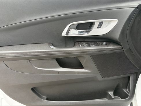 Used 2017 Chevrolet Equinox LT w/ Sport Edition FWD image 12