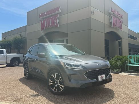 Used 2021 Ford Escape SE w/ SE Sport Appearance Package FWD image 1