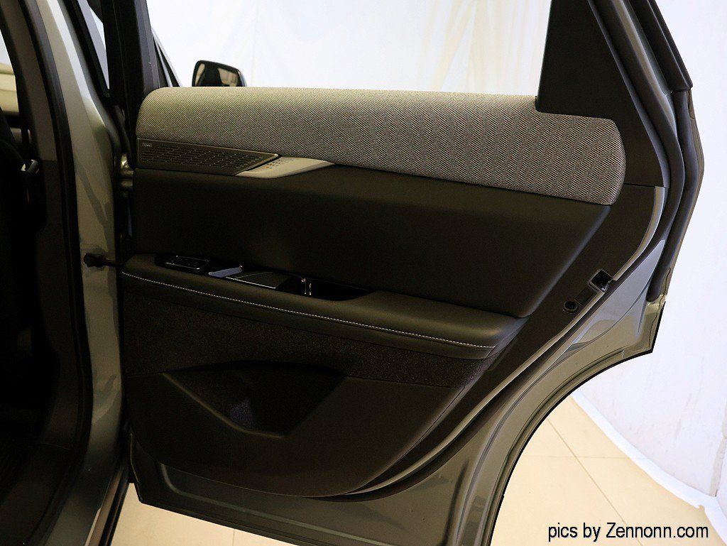 Used 2025 Cadillac Optiq Luxury 2 w/ LPO, Floor Liner Package AWD/4WD image 34