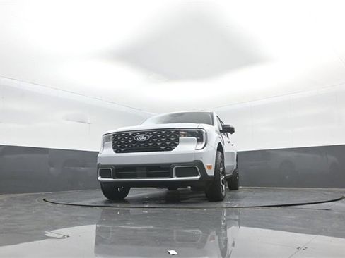 New 2025 Ford Maverick Lariat w/ 4K Tow Package image 30