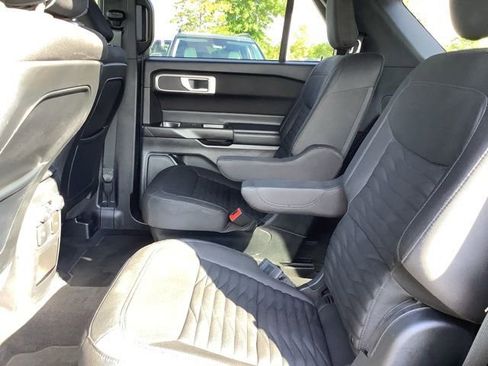 Used 2020 Ford Explorer XLT w/ Comfort Package image 19
