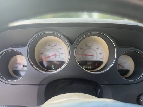 Used 2011 Dodge Challenger RWD image 14