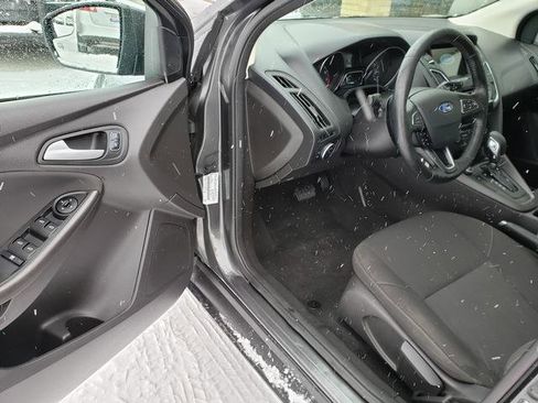 Used 2017 Ford Focus SEL w/ Cold Weather Package image 10
