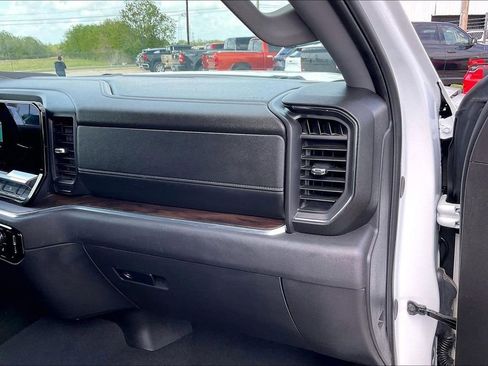 Used 2025 GMC Sierra 1500 SLT image 23