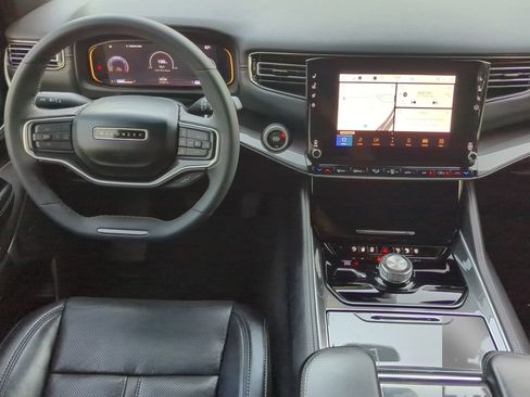 Used 2023 Jeep Wagoneer 4WD w/ Premium Group I image 51