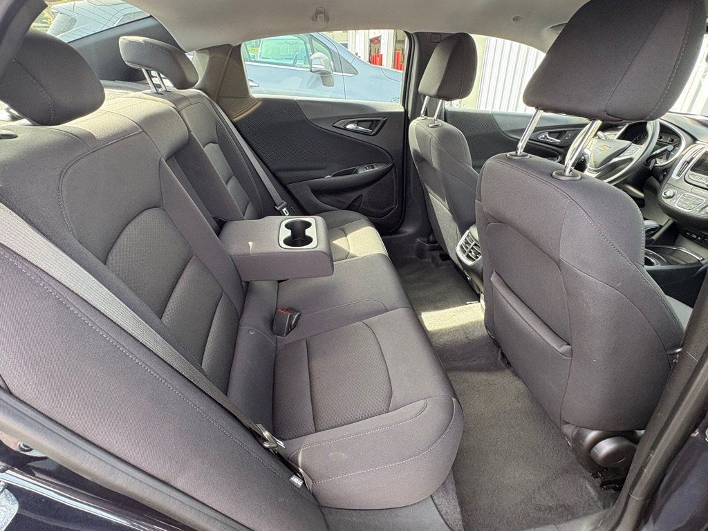 Used 2023 Chevrolet Malibu LT FWD image 15