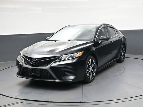Used 2020 Toyota Camry SE image 9