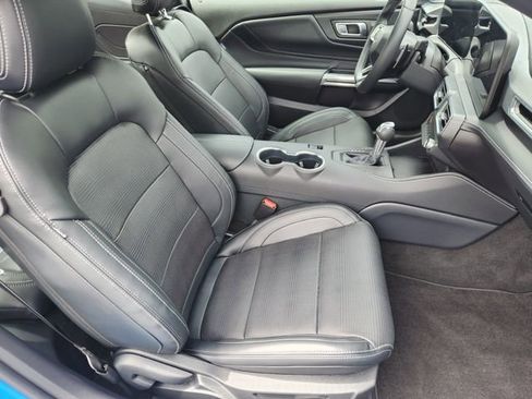 Used 2025 Ford Mustang GT Premium RWD image 12