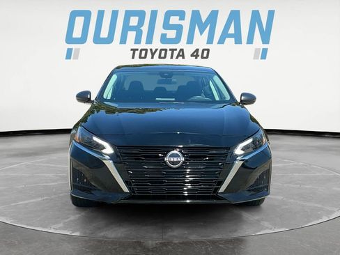 Used 2025 Nissan Altima 2.5 SV image 2