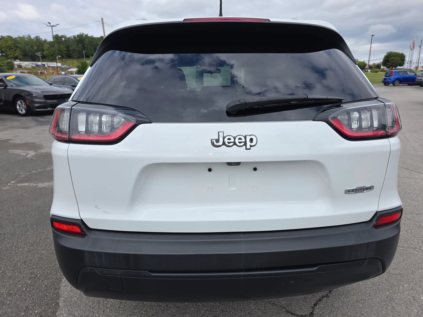Used 2019 Jeep Cherokee Latitude w/ Popular Appearance Group FWD image 7