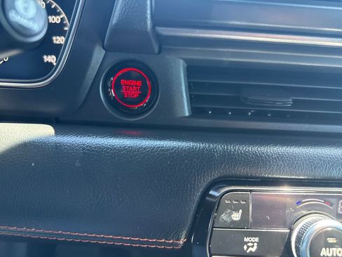 Certified 2025 Honda Pilot TrailSport image 36