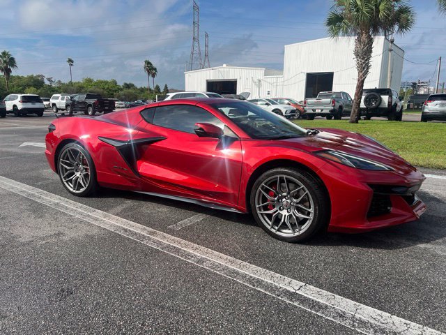 Used 2024 Chevrolet Corvette Z06 RWD image 2