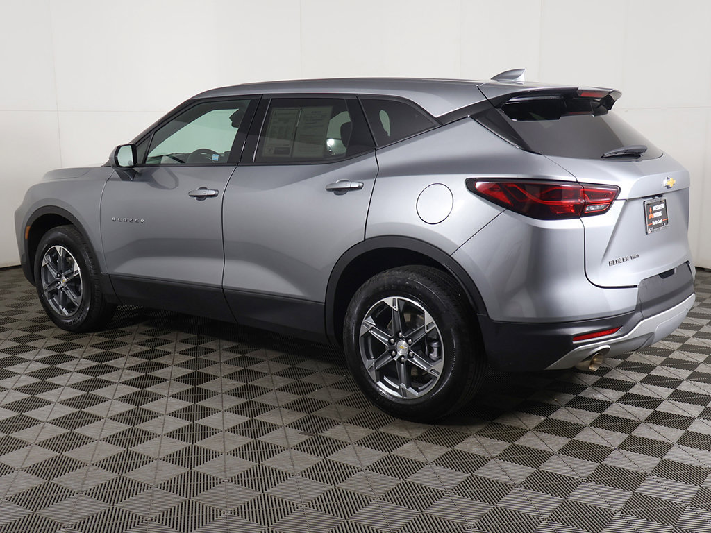 Used 2025 Chevrolet Blazer LT AWD/4WD image 12