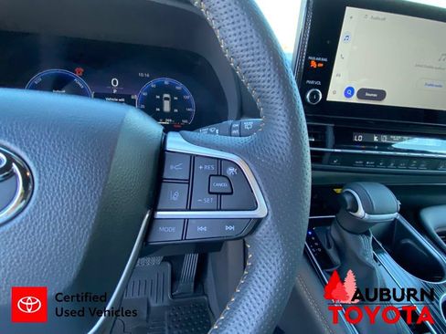 Certified 2025 Toyota Sienna XLE Woodland Edition AWD/4WD image 46