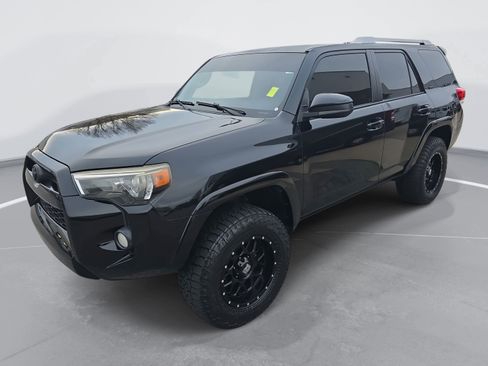 Used 2014 Toyota 4Runner SR5 image 1