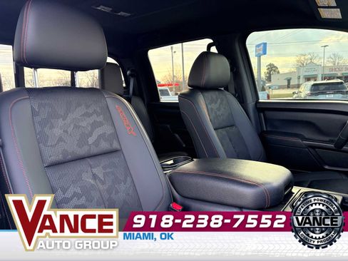 Used 2024 Nissan Titan PRO-4X image 21