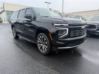 Used 2026 Chevrolet Suburban High Country w/ Sun And Tow Package AWD/4WD video 1