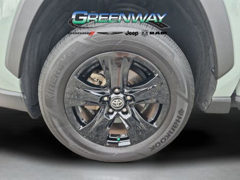 Used 2021 Toyota RAV4 XLE FWD image 32