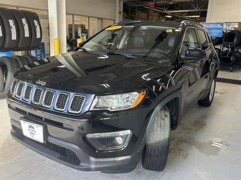 Used 2018 Jeep Compass Latitude w/ Cold Weather Group image 3