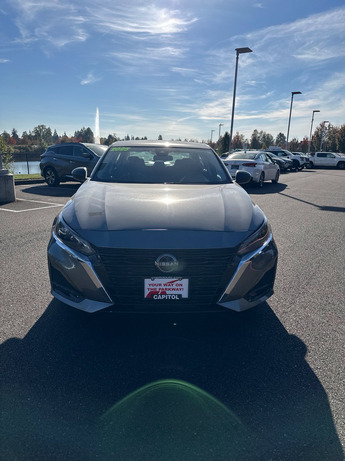 Used 2025 Nissan Altima 2.5 SV FWD image 2