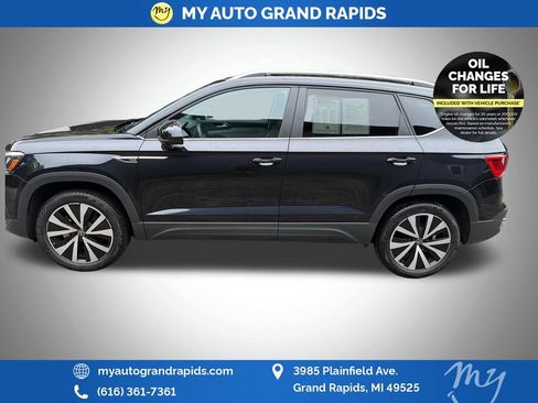 Used 2022 Volkswagen Taos SE AWD/4WD image 4