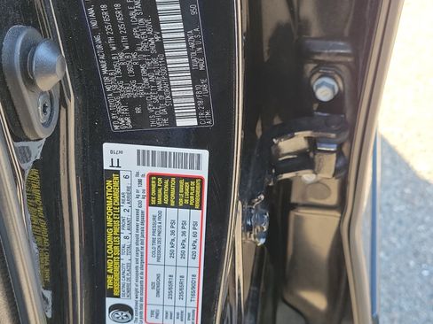 Used 2023 Toyota Highlander LE image 28