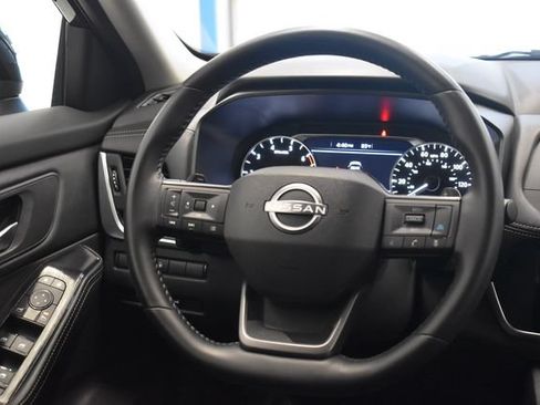 Used 2025 Nissan Rogue SV AWD/4WD image 24