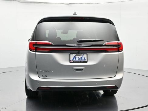 New 2026 Chrysler Pacifica Select image 7