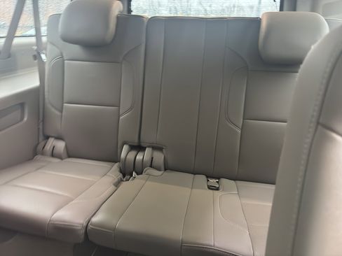 Used 2016 Chevrolet Suburban LTZ image 8