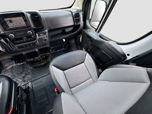 Used 2026 RAM ProMaster 2500 w/ Convenience Group FWD image 16