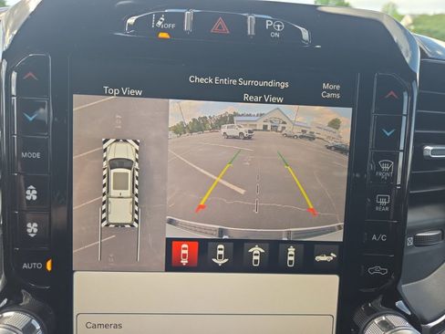 Used 2022 RAM 1500 Laramie AWD/4WD image 23