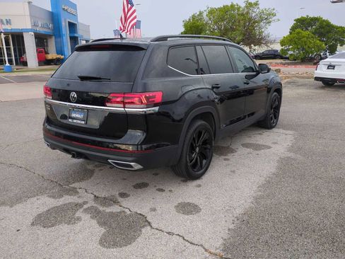 Used 2023 Volkswagen Atlas SE w/ Panoramic Sunroof Package FWD image 8
