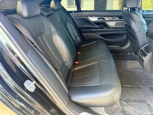 Used 2017 BMW 740i RWD image 19