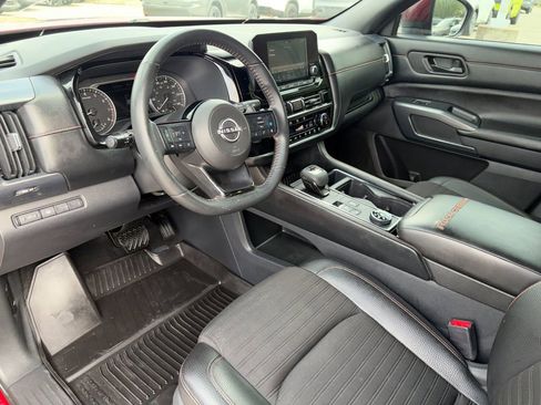 Used 2023 Nissan Pathfinder Rock Creek AWD/4WD image 8