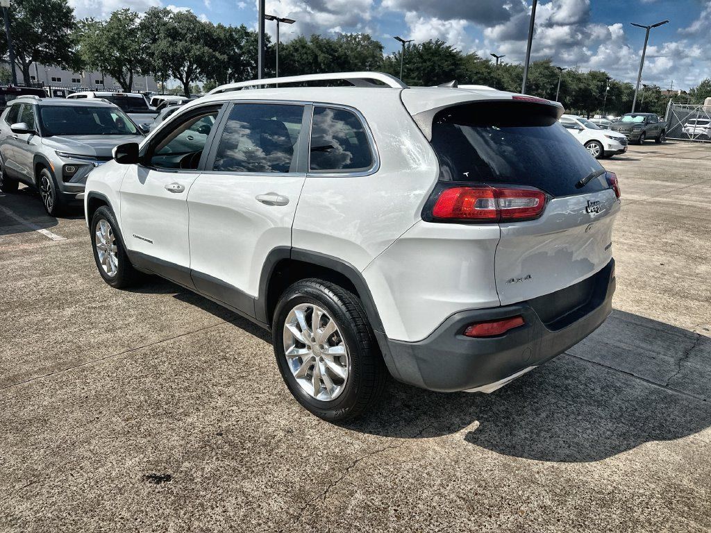 Used 2016 Jeep Cherokee Limited AWD/4WD image 3