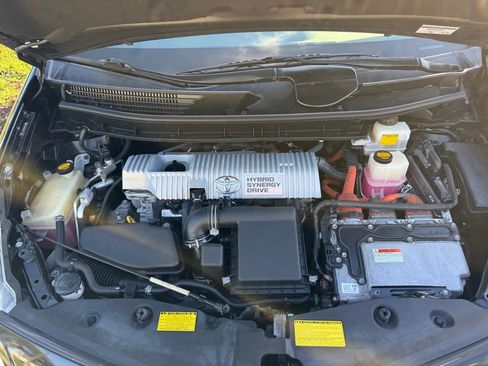 Used 2012 Toyota Prius V Two image 20