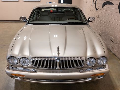 Used 2001 Jaguar XJ Supercharged RWD image 15